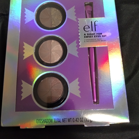 Makeup - Picture 2 of 2